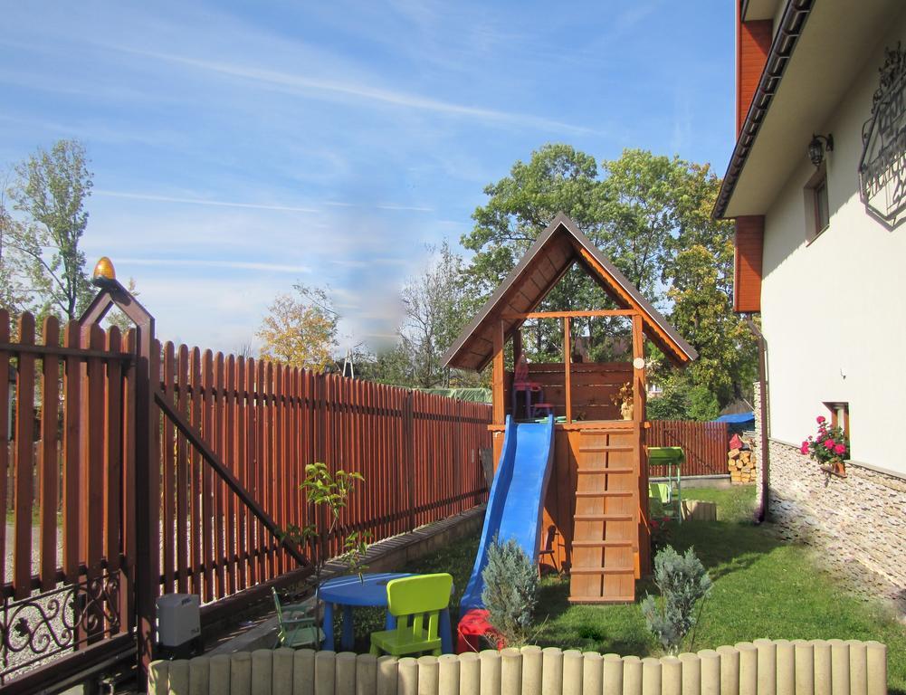Api IV Zakopane Bed & Breakfast Bagian luar foto
